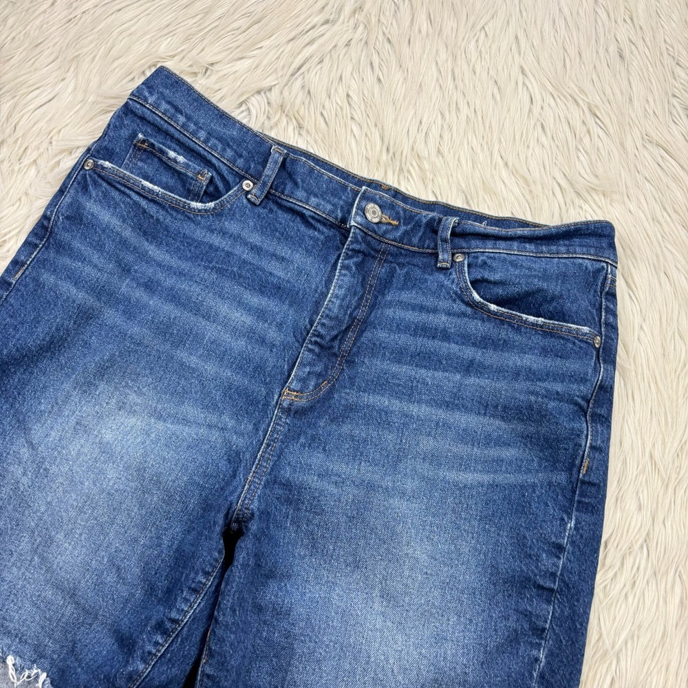 LOFT Women's 12 Medium Wash Cuffed Denim Midi Bermuda Shorts Jorts - Picture 2 of 7